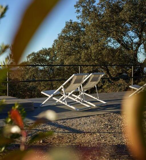 سوئیت با وان آب گرم, Es Desconecta2