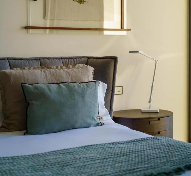 سوئیت با وان آب گرم, Es Desconecta2