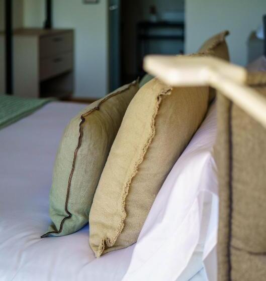 سوئیت با وان آب گرم, Es Desconecta2