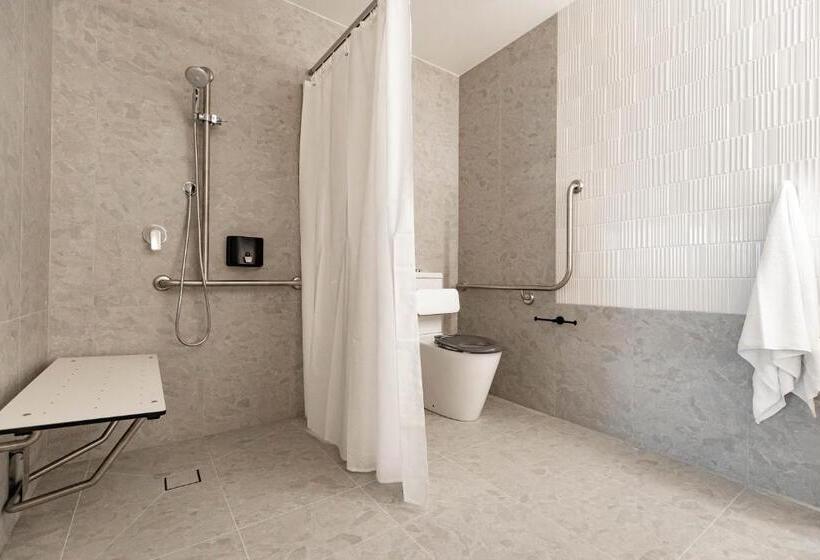 Quarto Estandar para Deficientes Físicos, The General Gordon