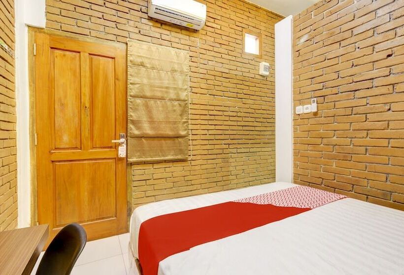 Standart Oda, D Kost In Kandri Semarang