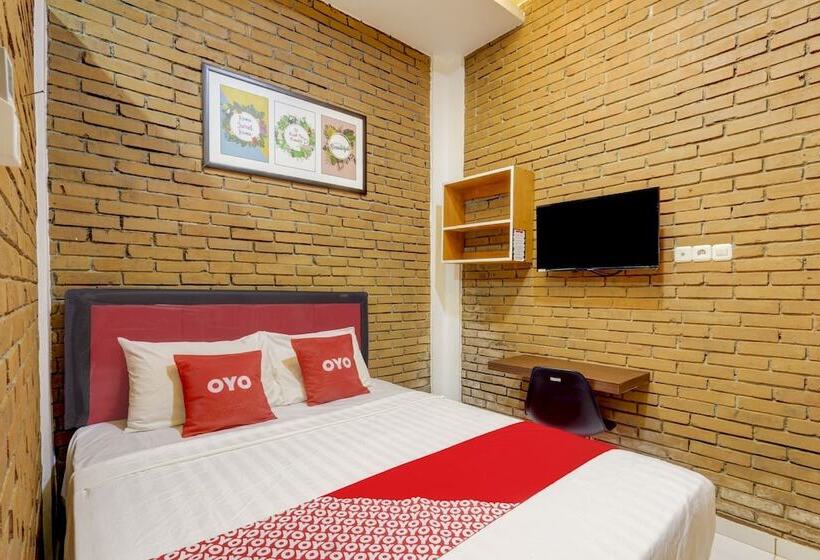 Standart Oda, D Kost In Kandri Semarang
