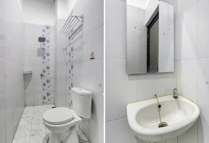 Delüks Oda, D Kost In Kandri Semarang