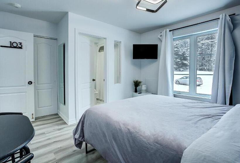 디럭스 룸, Le 900 Tremblant Inn Cafe And Bistro