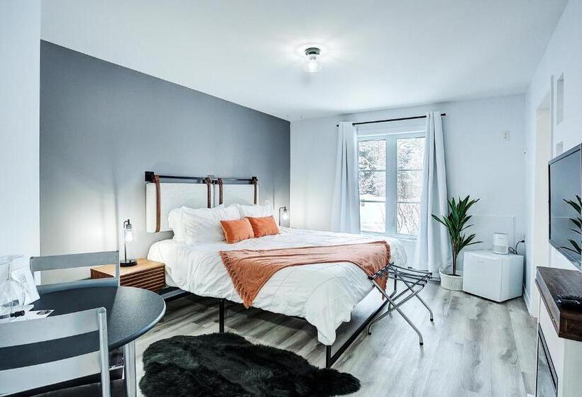 חדר דחוקס עם מיטת קינג, Le 900 Tremblant Inn Cafe And Bistro