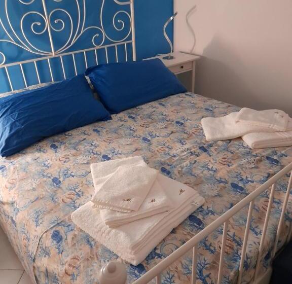 غرفة قياسية مطلّة علي حمام السباحة, Dimora Di Antonella B&b