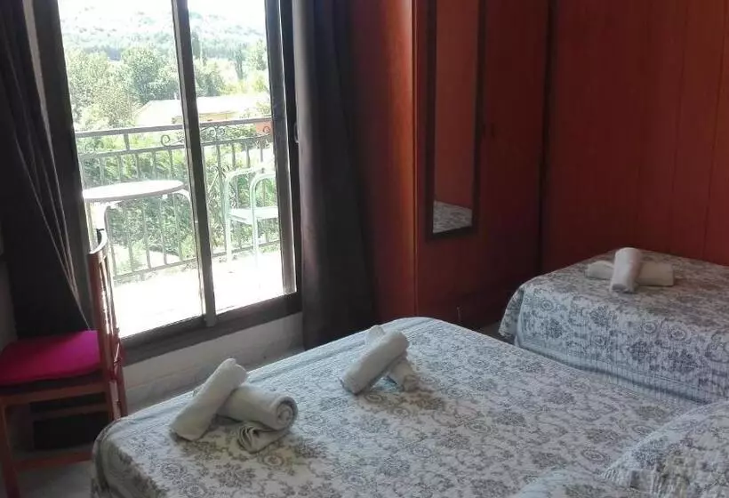 Standard Kolmen Hengen Huone, Hostal Escarla