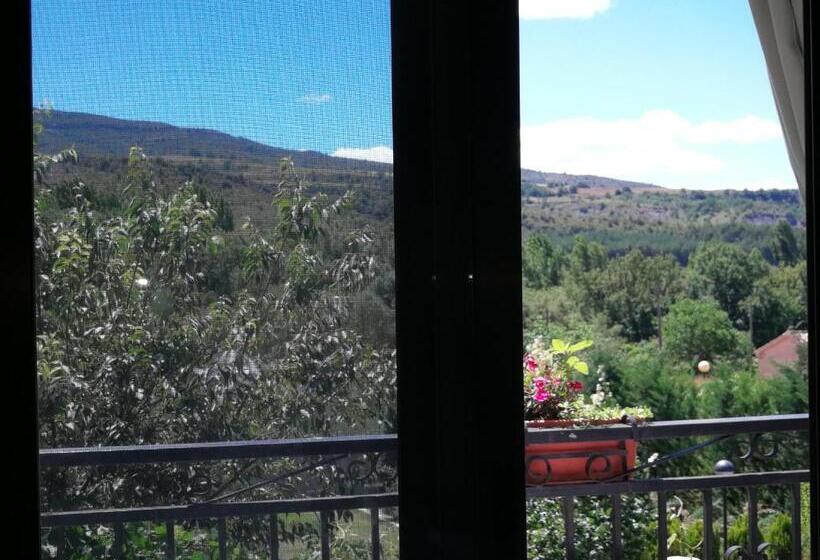 Номер Стандарт Трехместный, Hostal Escarla