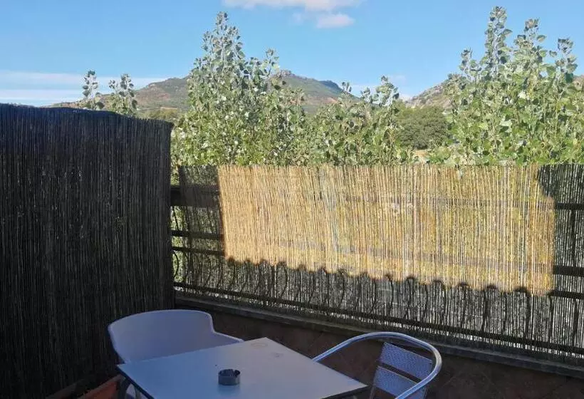 Standard Triple Room with Terrace, Hostal Escarla