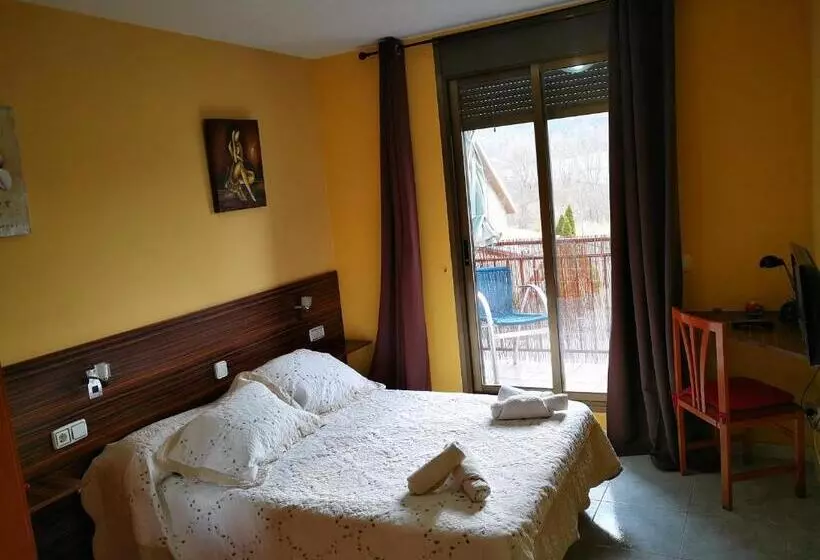 Standard-huone Parveke, Hostal Escarla