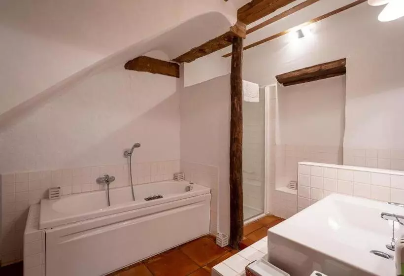 Sviitti, La Casa Grande
