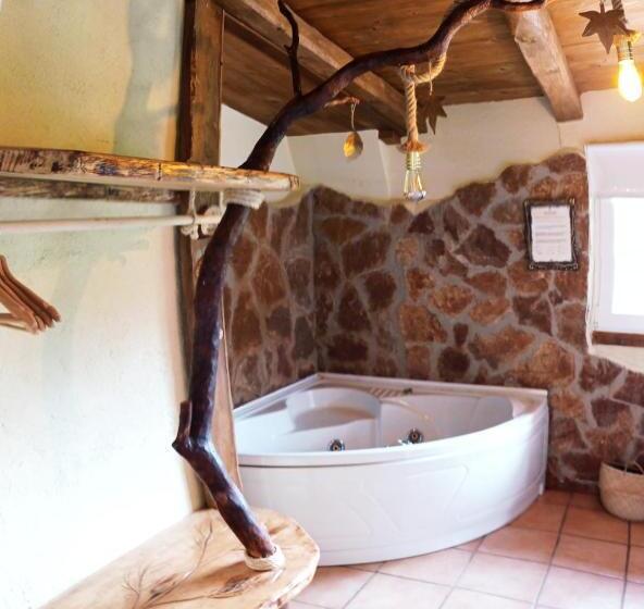 标准间带漩涡浴缸, Xalet De Prades