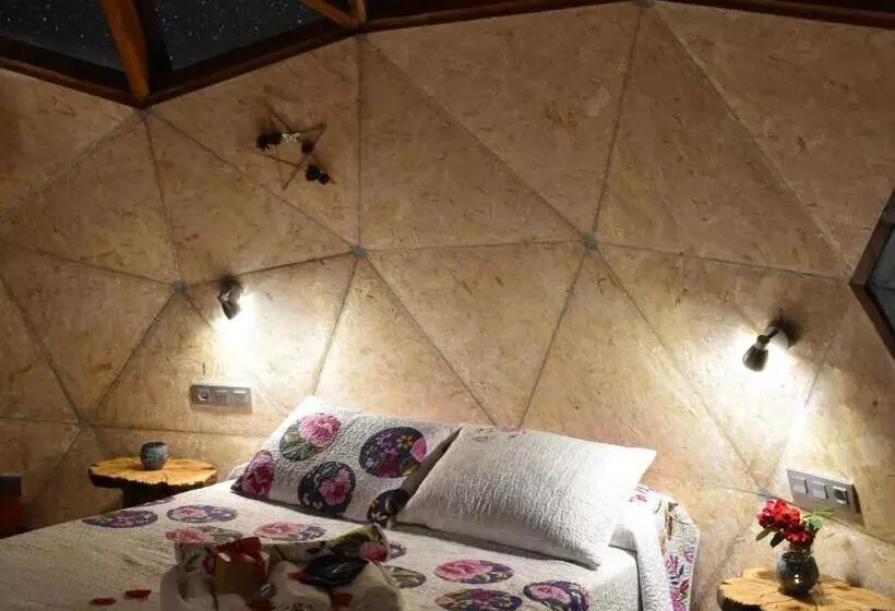 اتاق لوکس, Xalet De Prades