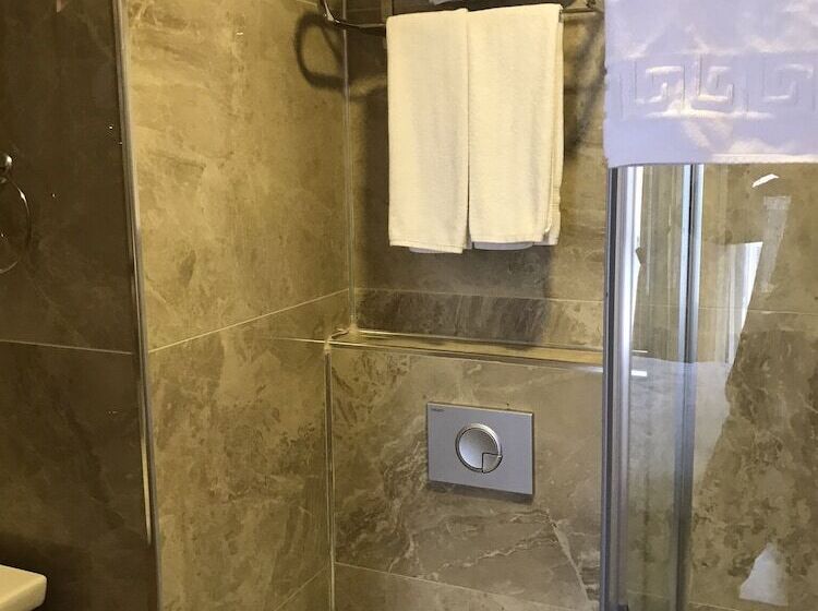 エコノミールーム, Carpe Diem