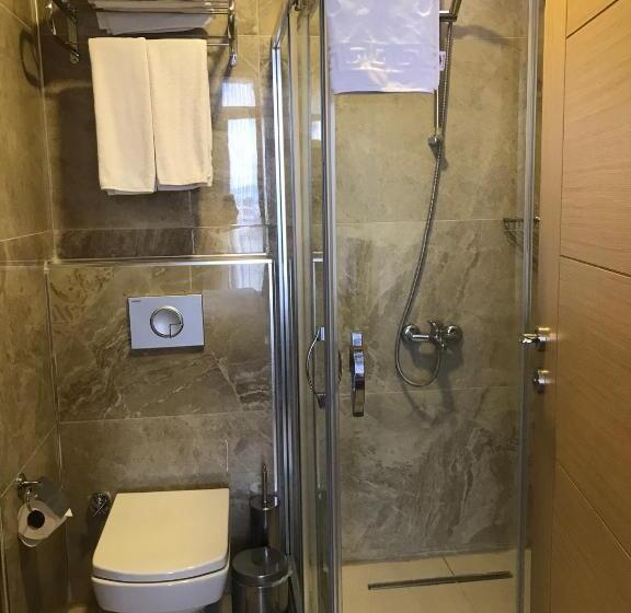 スタンダードトリプルルーム, Carpe Diem