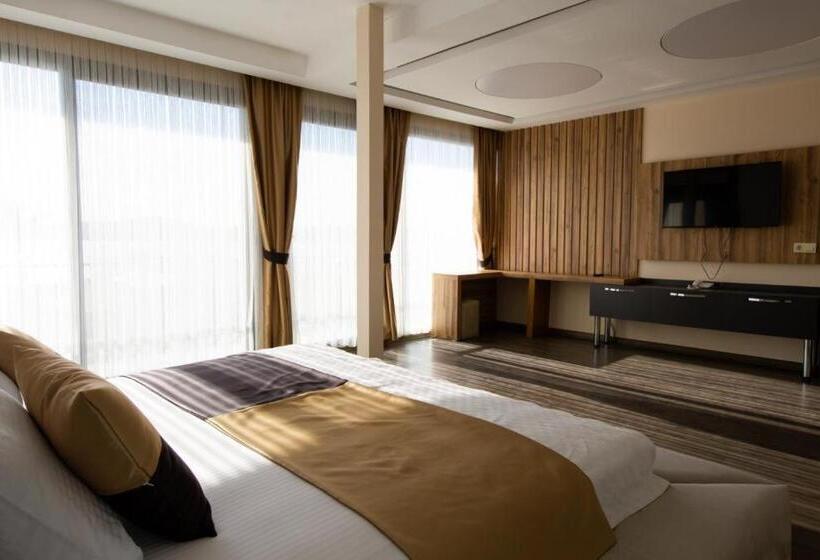 ハイドロマッサージバス付きスイート, Carpe Diem