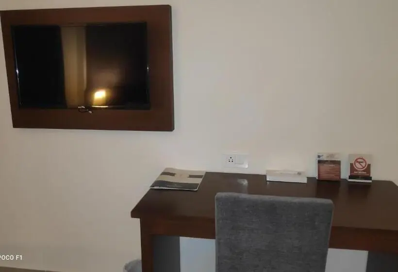 スーペリアールーム, Emperor Hotel Rachana Continental Pvt Ltd