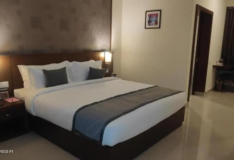 スーペリアールーム, Emperor Hotel Rachana Continental Pvt Ltd