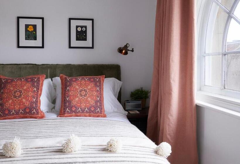 이코노미 룸, Artist Residence Bristol