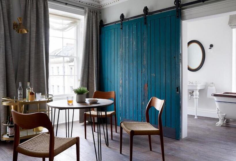 스위트, Artist Residence Bristol