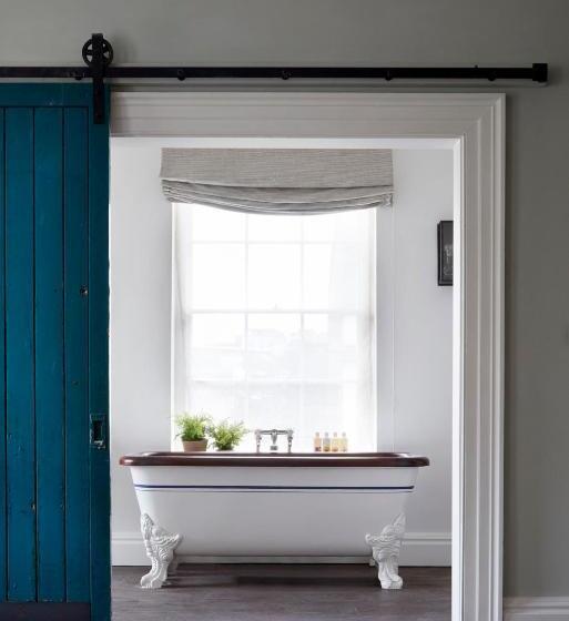 스위트, Artist Residence Bristol