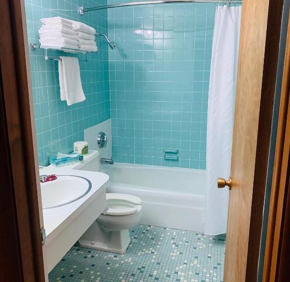 غرفة قياسية سرير كينج, Hillside Inn