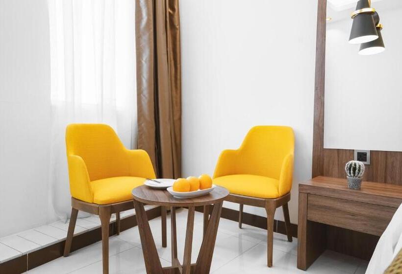 اتاق خانوادگی, Noor Land