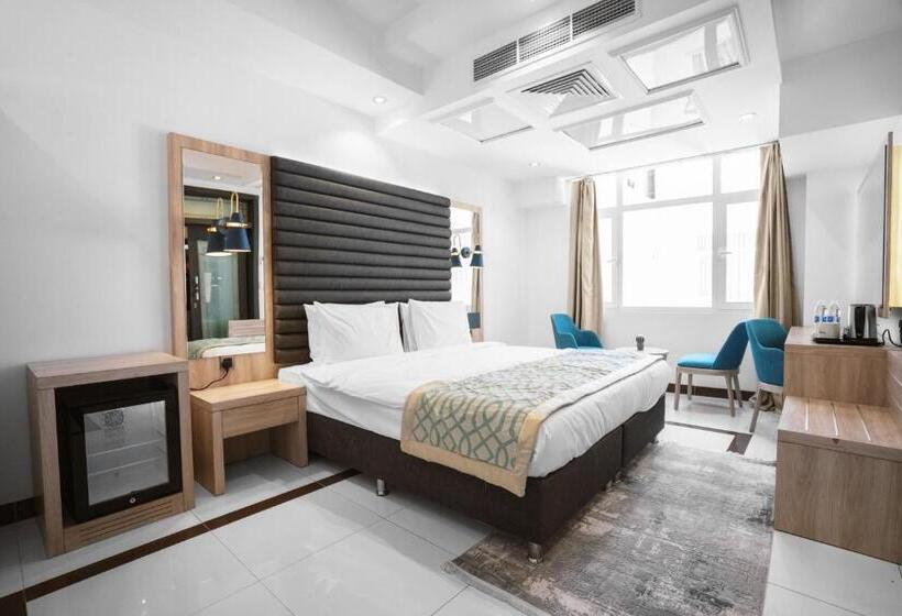 سوییت جونیور, Noor Land