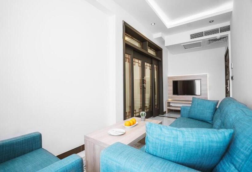 سوییت جونیور, Noor Land