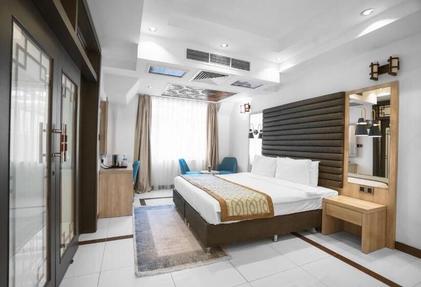 سوییت اجرایی, Noor Land