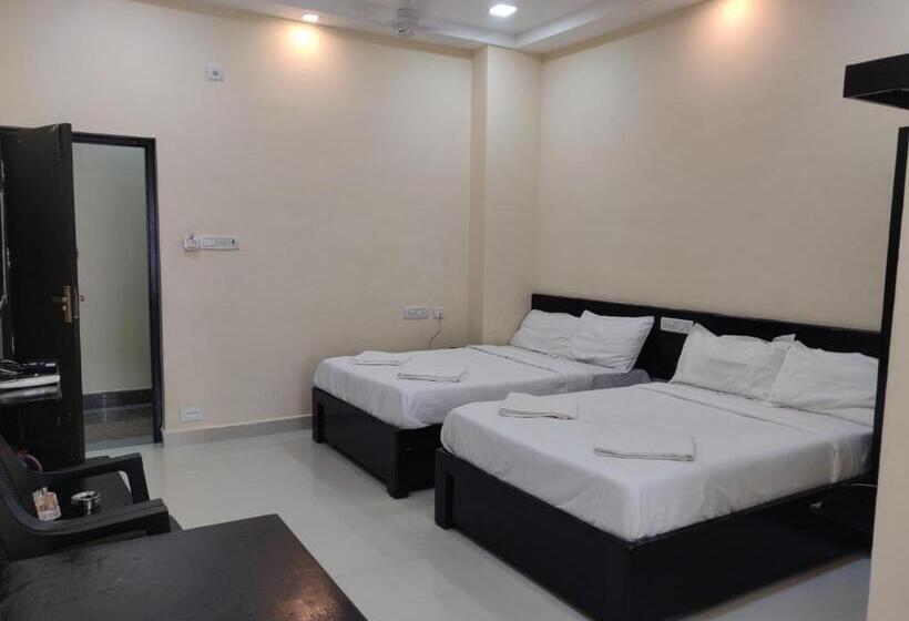 Suite Deluxe, Sri Vignesh Residency