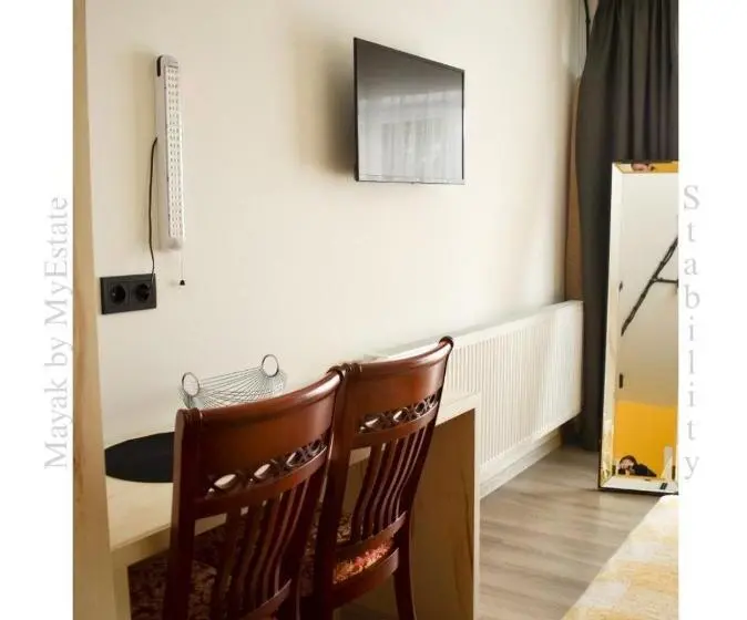 テラス付き１ベッドルームアパートメント, Aparthotel Mayak Yablunytsia