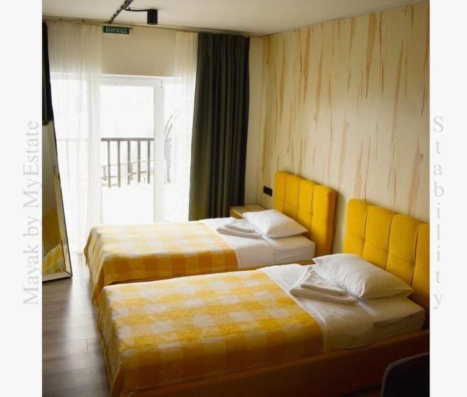 آپارتمان 1 خوابه با تراس, Aparthotel Mayak Yablunytsia