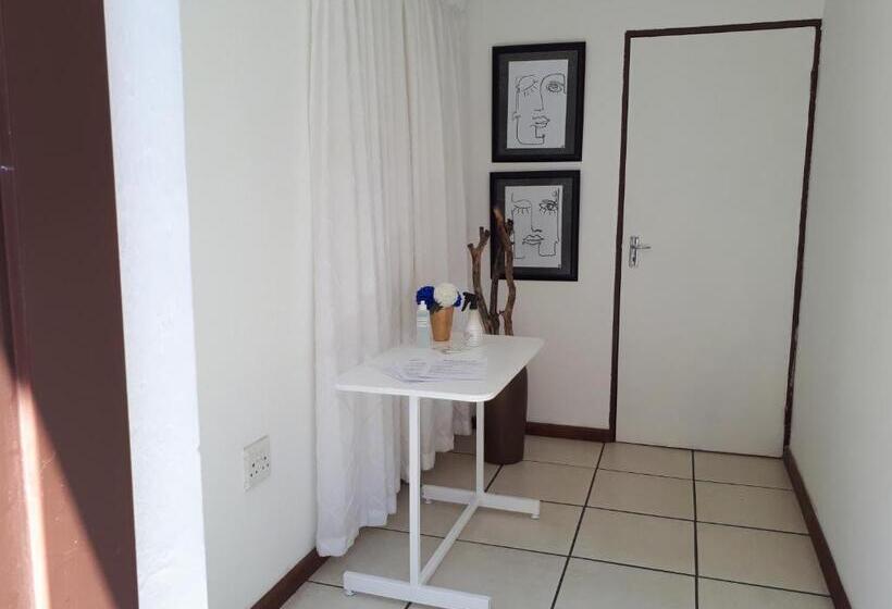 חדר סטנדרט נוף לבריכה, La Casa On Bashee