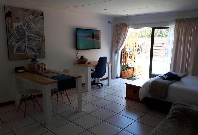 חדר סטנדרט נוף לבריכה, La Casa On Bashee