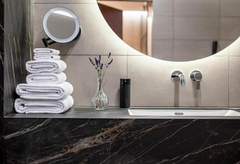 سوئیت با بالکن, Loft7