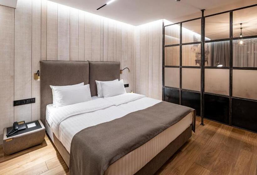 سوئیت با بالکن, Loft7