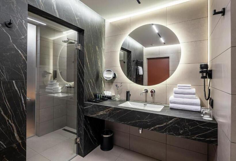 سوئیت با بالکن, Loft7