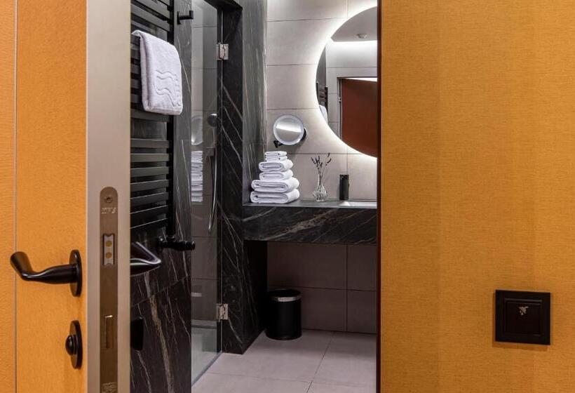 سوئیت با بالکن, Loft7