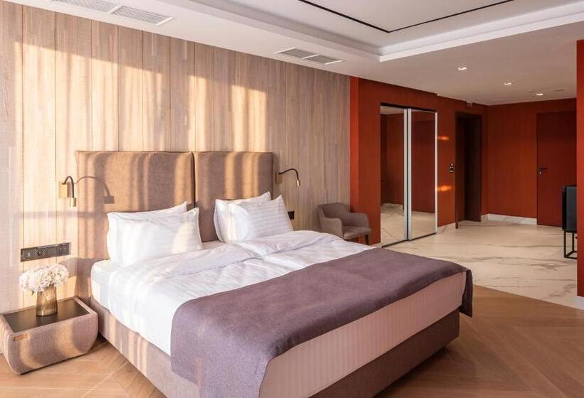 سوئیت با تخت بزرگ, Loft7