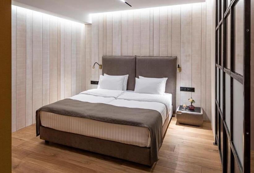 سوئیت با بالکن, Loft7