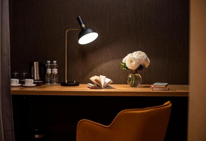 سوئیت با بالکن, Loft7