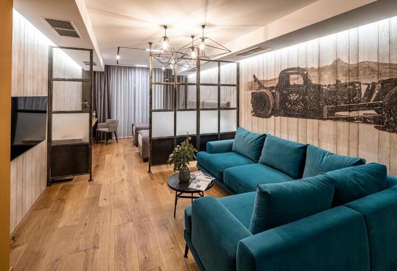 سوییت خانوادگی, Loft7