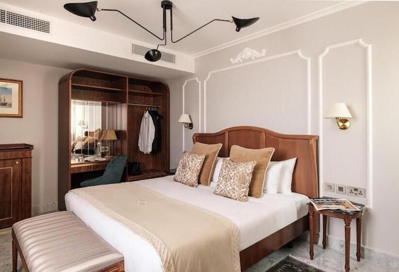 اتاق استاندارد, The Gomerino