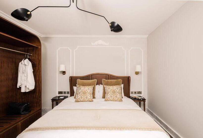 اتاق استاندارد, The Gomerino