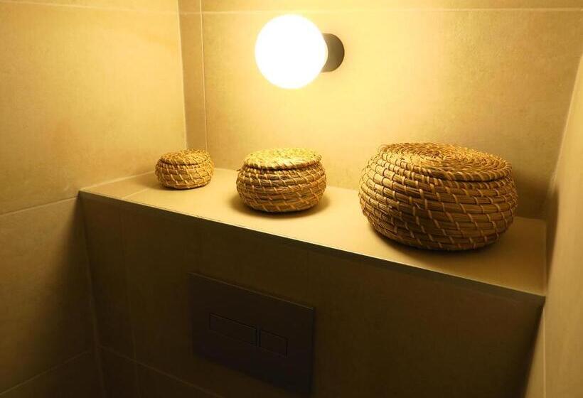 Номер Стандарт, La Taverne De L Escuelle