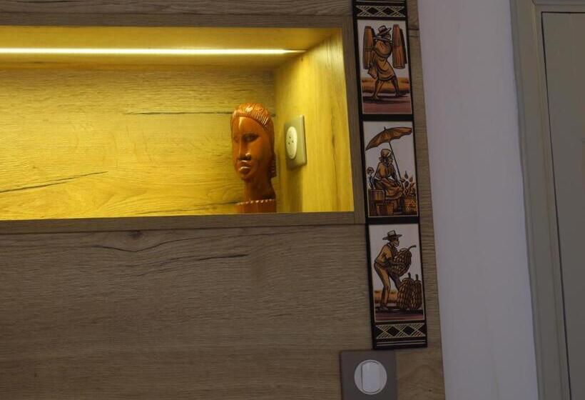 Номер Стандарт, La Taverne De L Escuelle