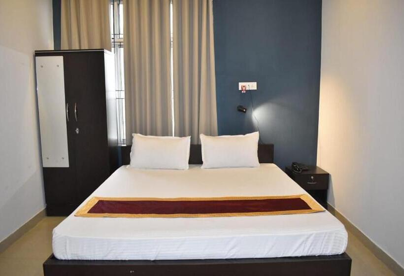 اتاق لوکس, Swastik Inn