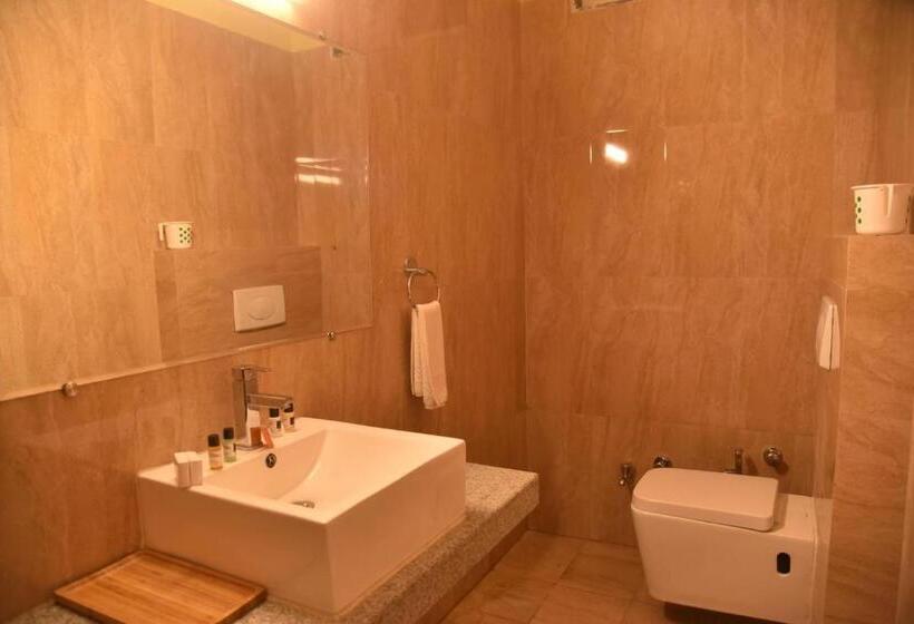 غرفة قياسية سرير كينج, The River Front Resort