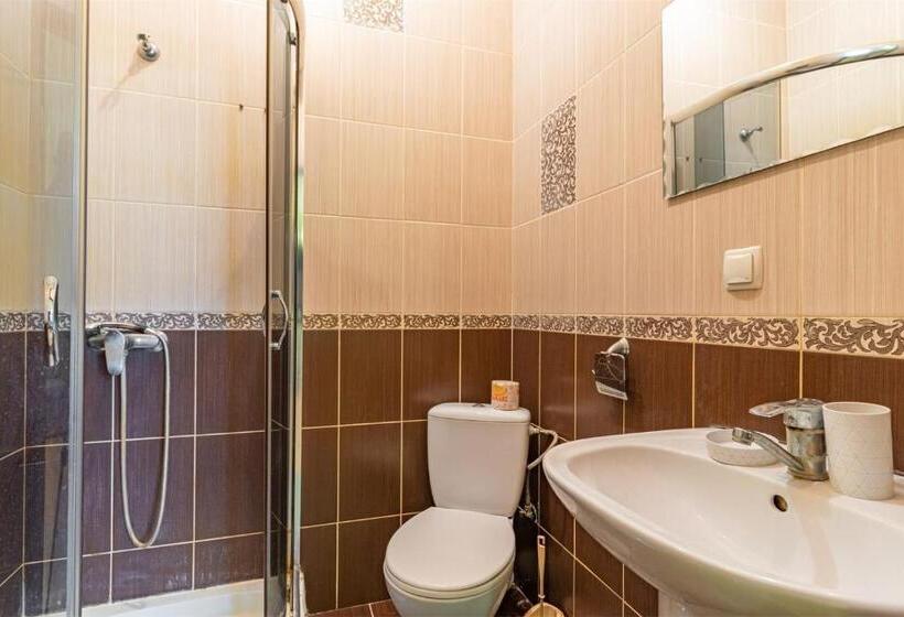 اتاق لوکس, вілла юран східниця